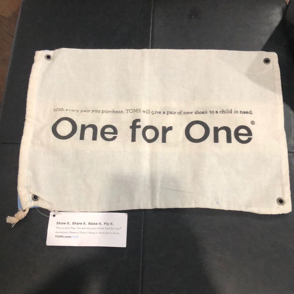 TOMS Dust Bag - Picture 2 of 3